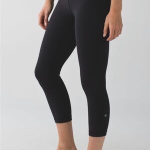 Lululemon Wunder Under Crop Leggings in Luon size 6 VGUC